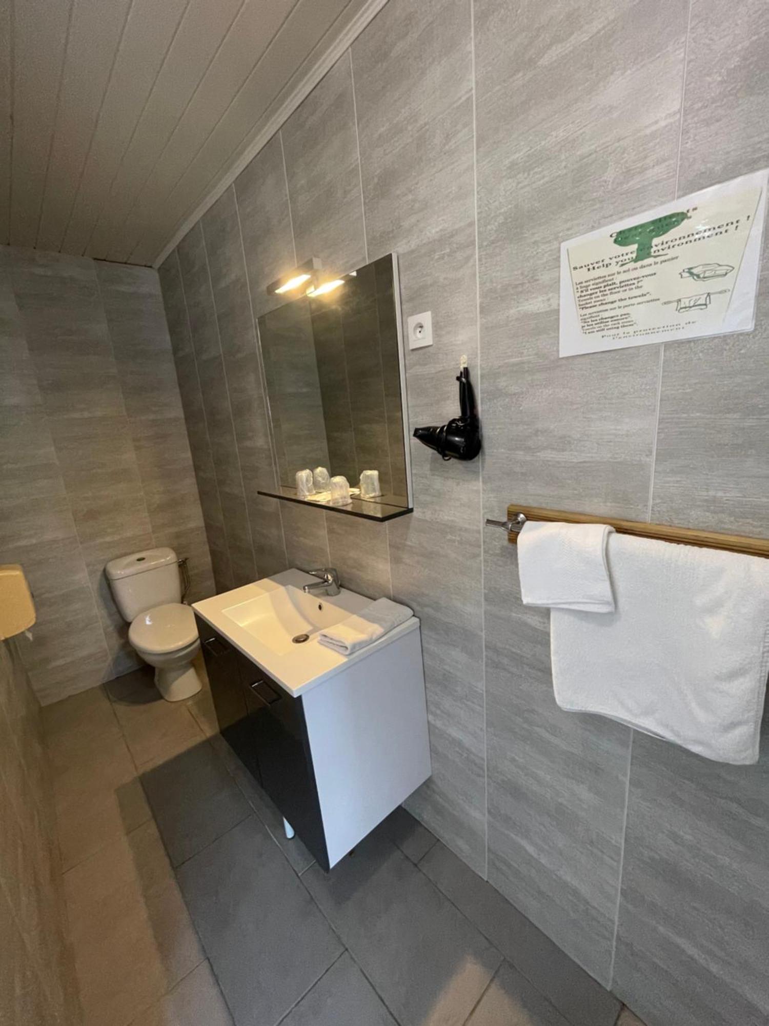 Hotel Auberge Des Charmilles Sainte-Soulle Værelse billede