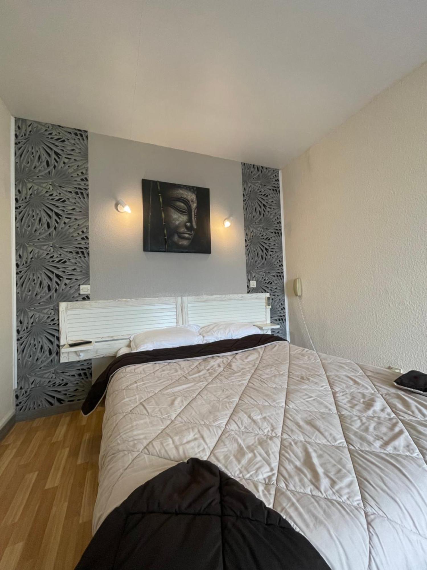 Hotel Auberge Des Charmilles Sainte-Soulle Værelse billede