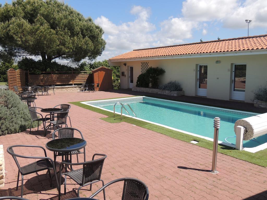 Hotel Auberge Des Charmilles Sainte-Soulle Værelse billede